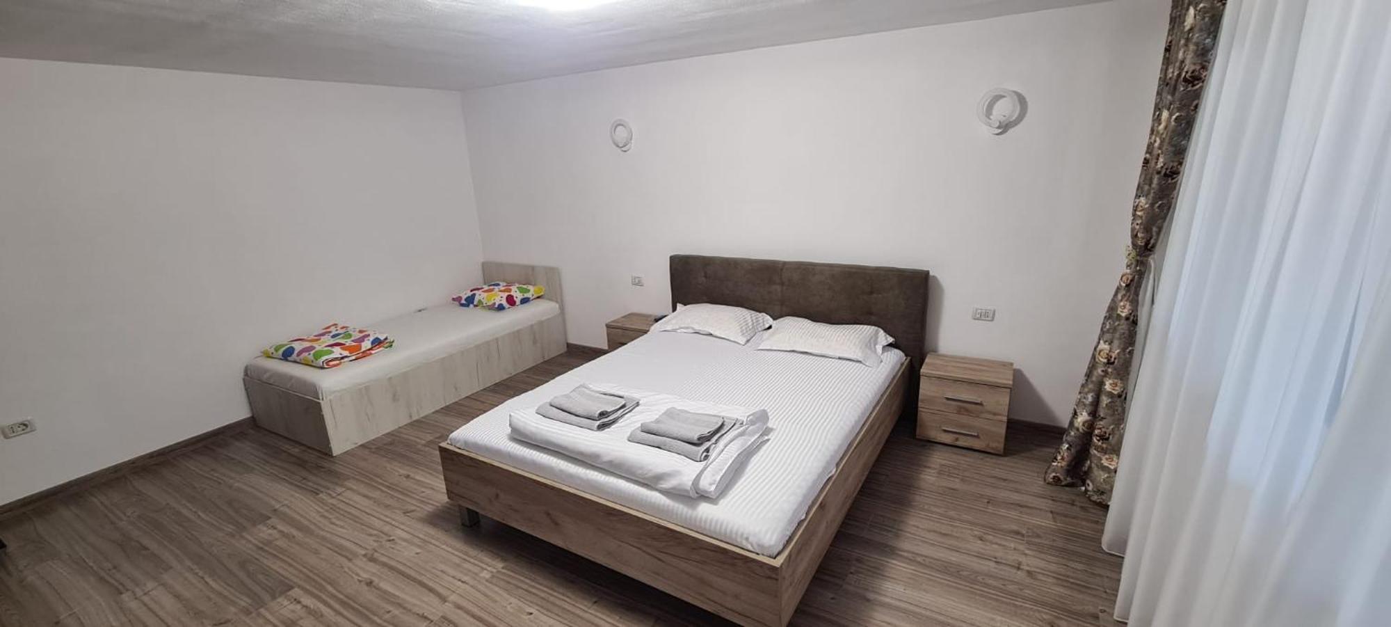 Alexandra Si Adan Villa Dubova Bagian luar foto