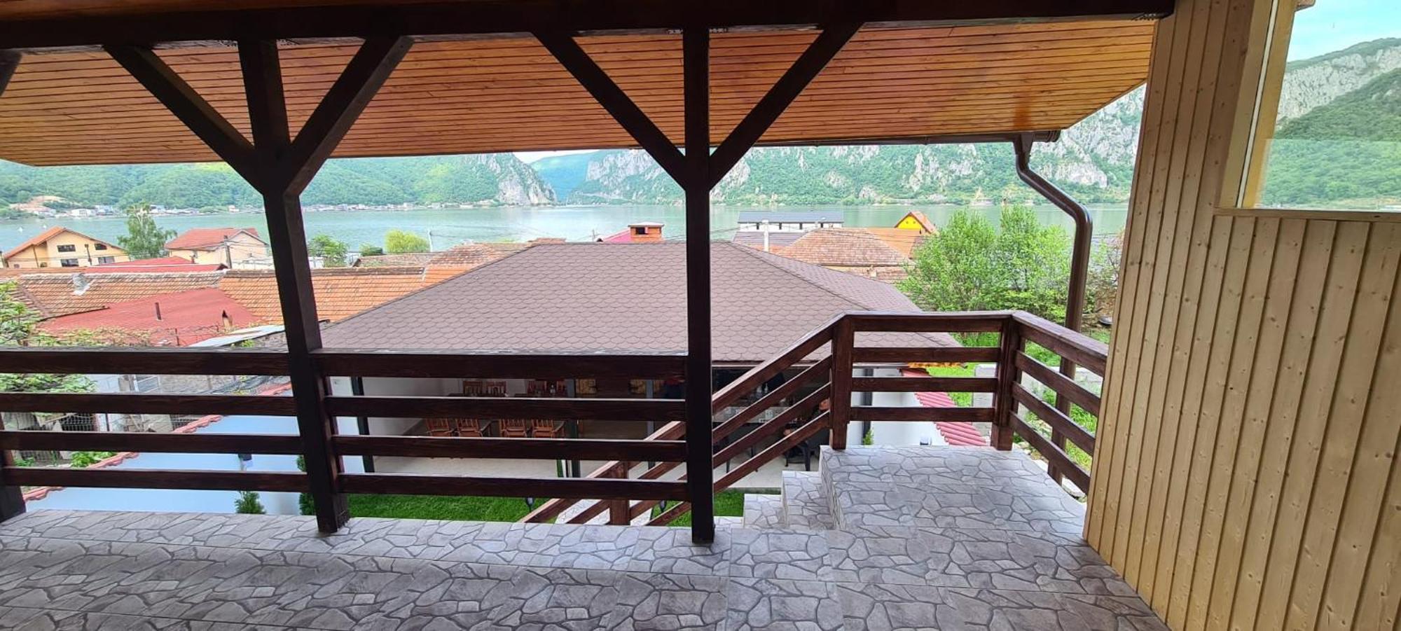 Alexandra Si Adan Villa Dubova Bagian luar foto